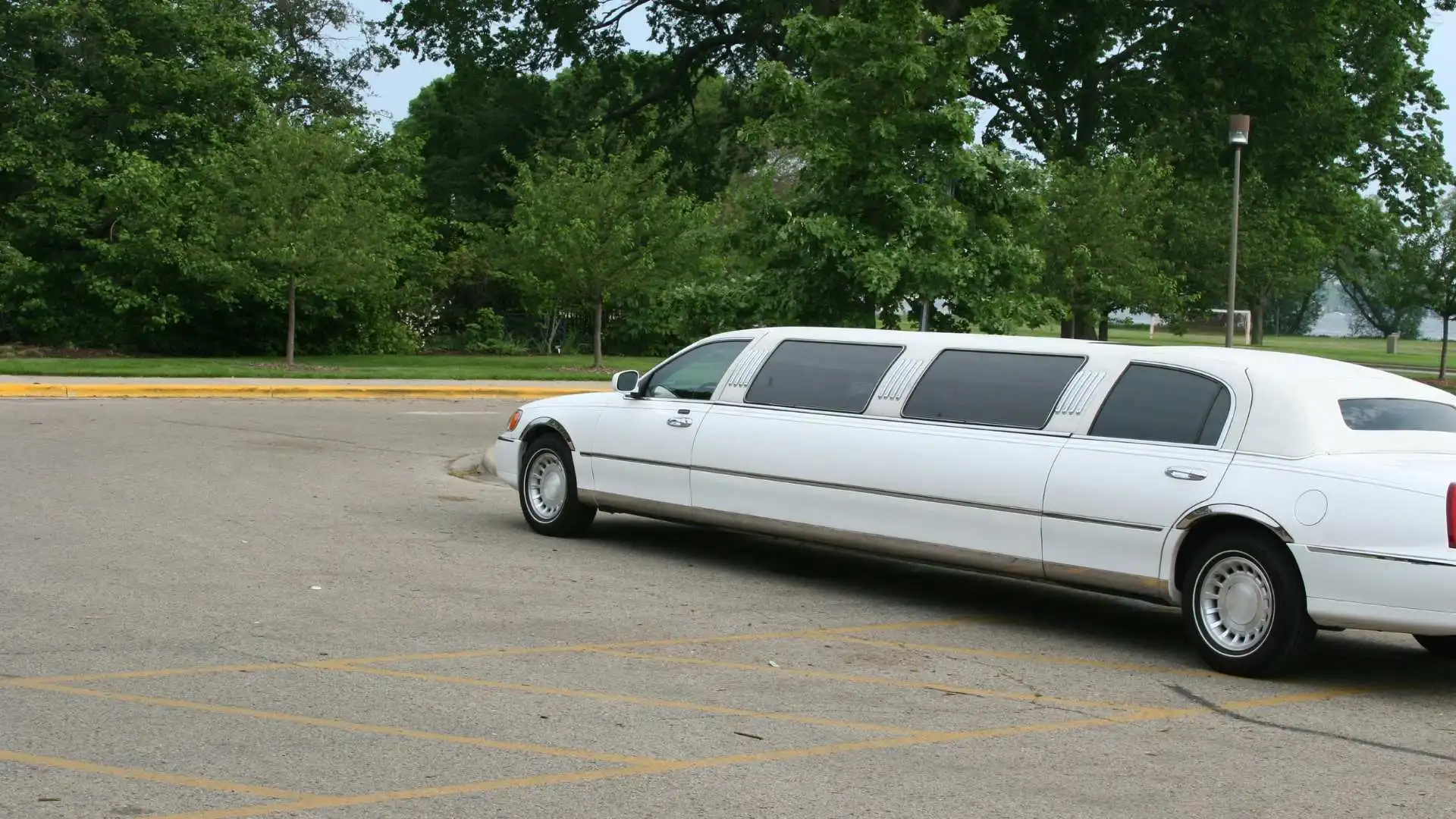 Reliable Limo Towing Service in Texas